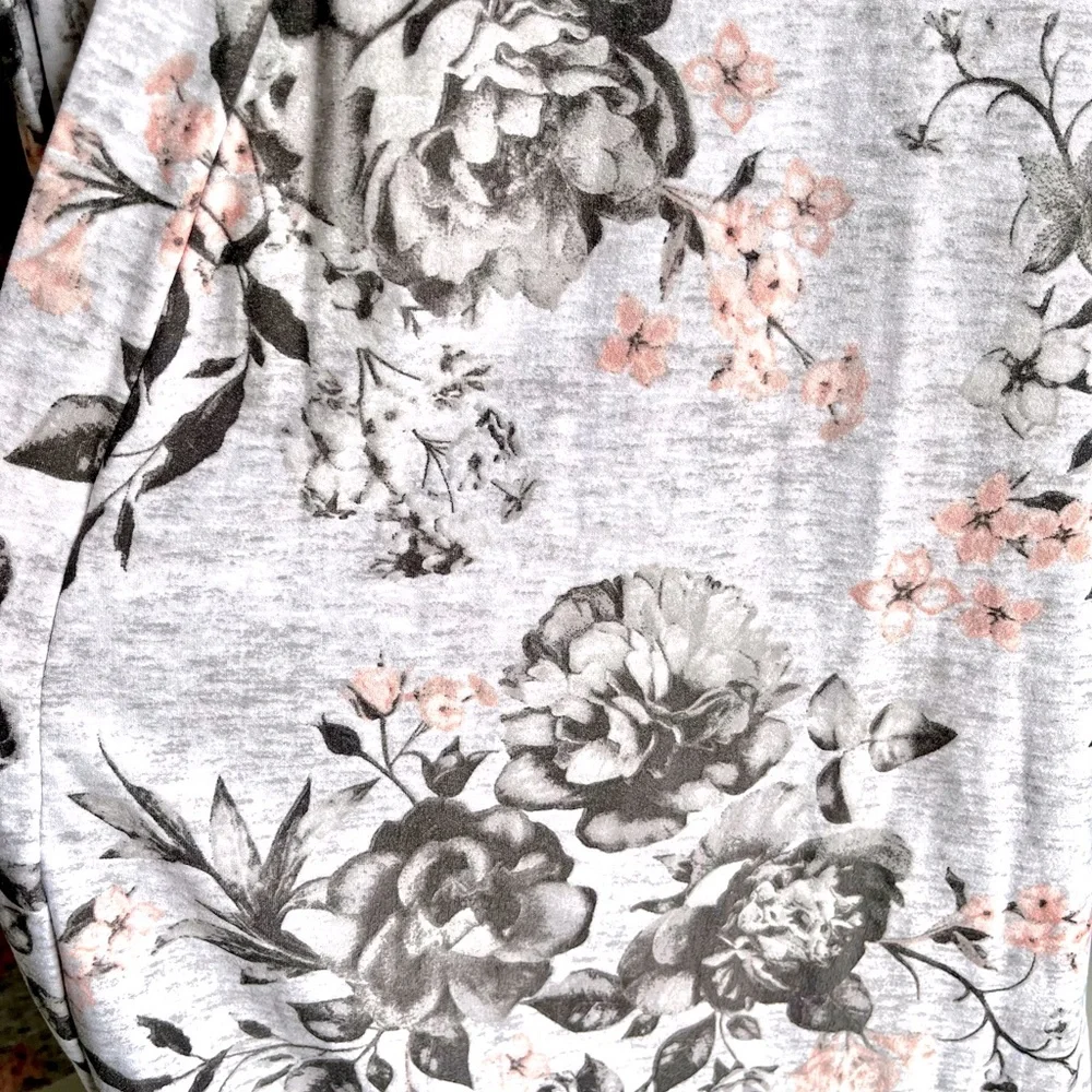 Short Floral Robe - Picture 5 of 6